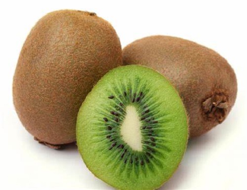 Kiwi chứa rất nhiều hoạt chất tốt cho cơ thể 